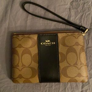 NWT coach wristlet tan/black